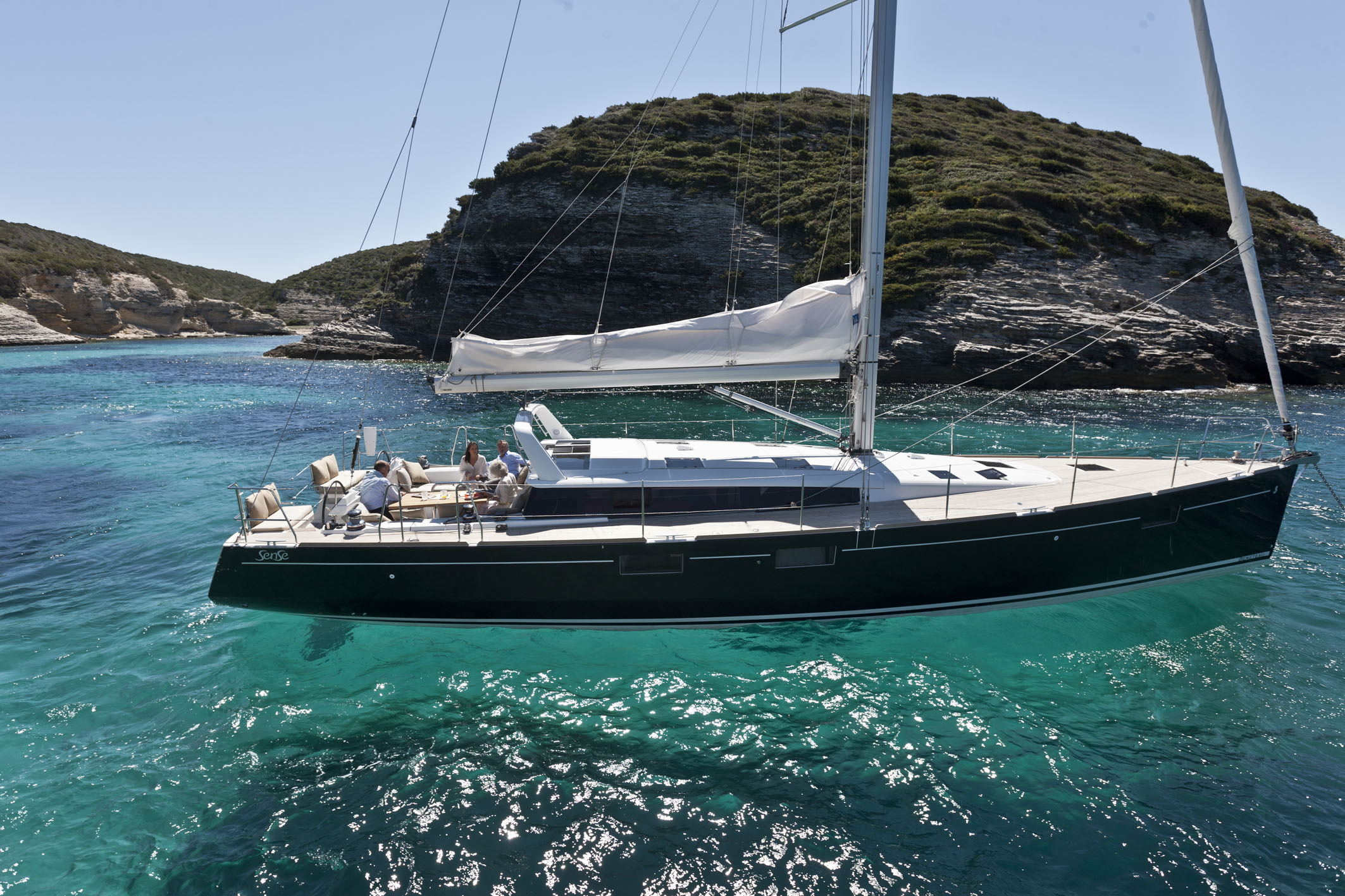 Парусные яхты. Beneteau sense 55. Парусная яхта Beneteau sense 46. Beneteau oceanis 55. Океанис 55 яхта.